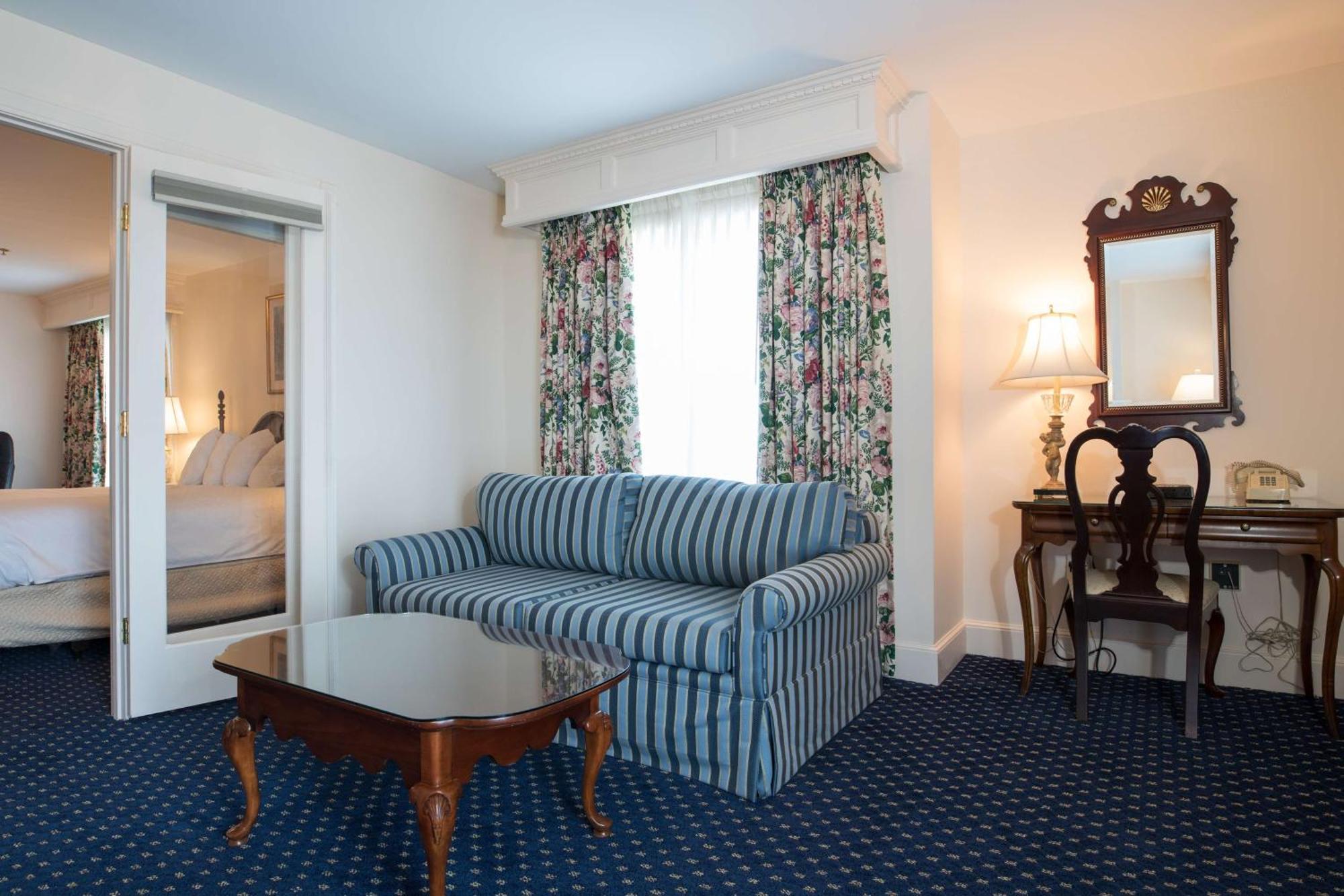 Bluenose - Hotel