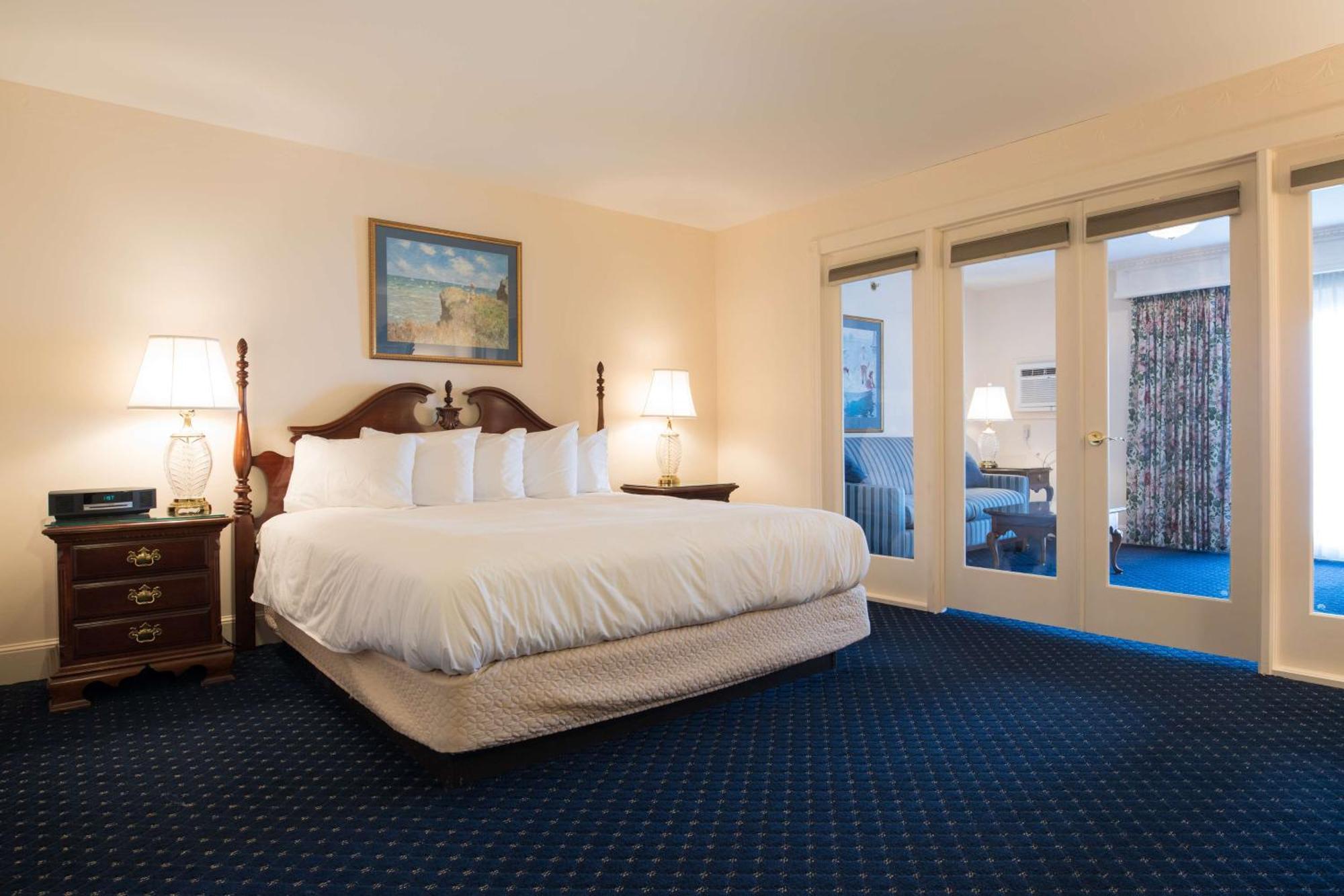 Hotel Bluenose -