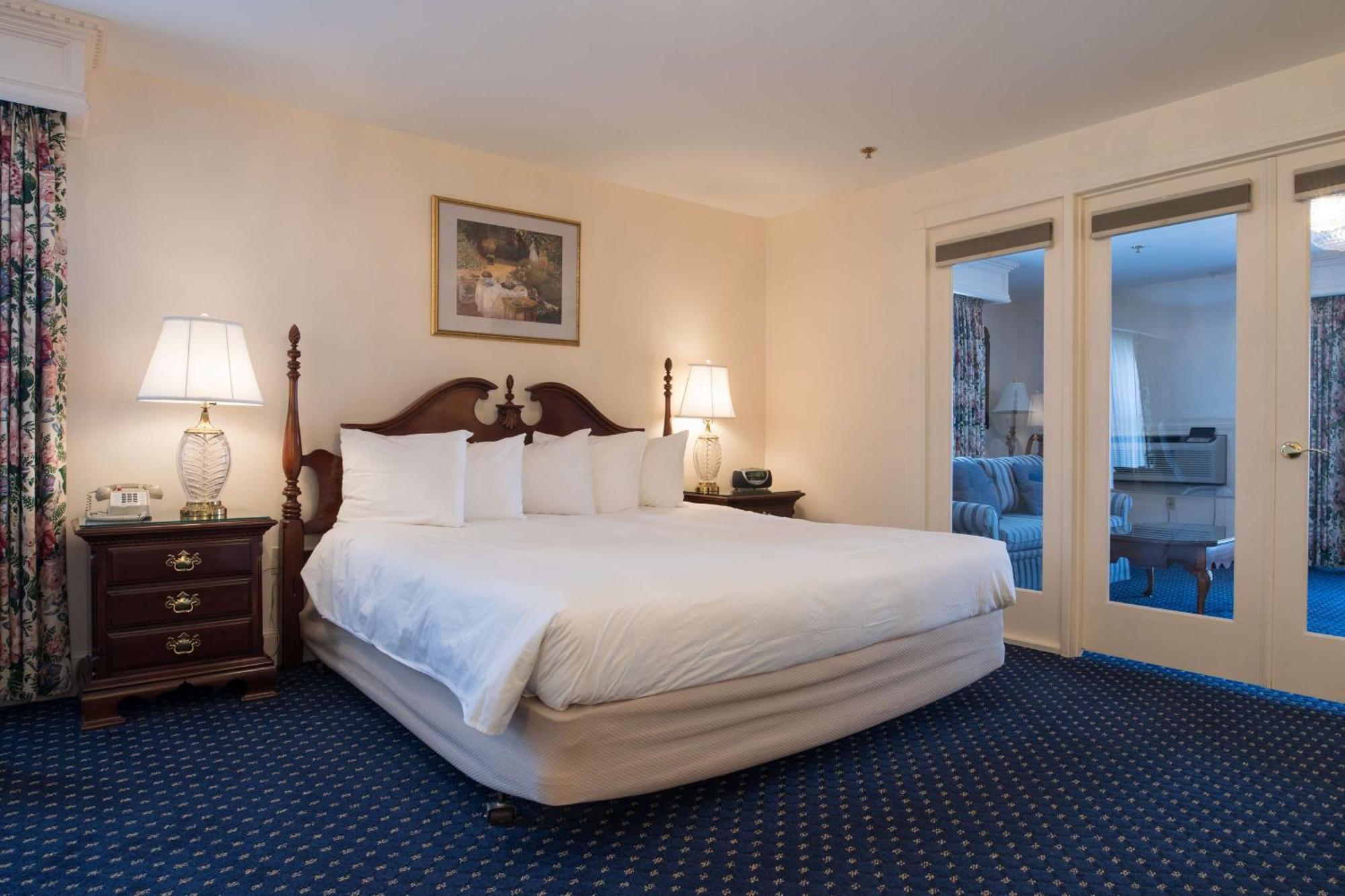 Hotel Bluenose -